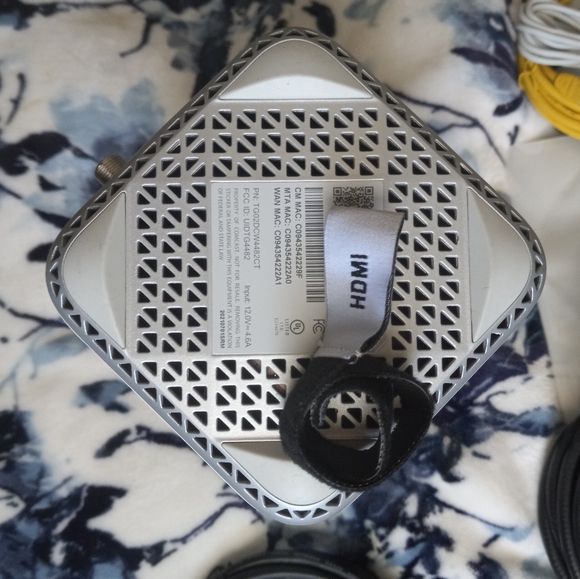 Comcast Equipment Newest Model HD/DVR Box & Wi-Fi/Home Phone xFi Box Plus Cords - Picture 4 of 14